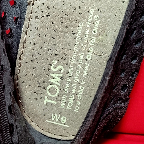 TOMS Classic Womens Brown Perforated Suede Leather Slip On Flats size 9 - Picture 10 of 10